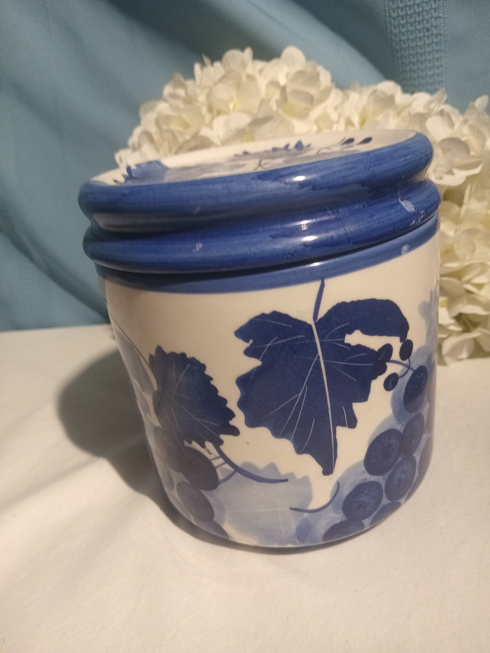 Designpac Vintage Blue Grape Ceramic Canister